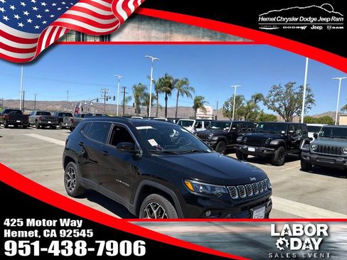 Used 2025 Jeep Compass Limited AWD/4WD image 1