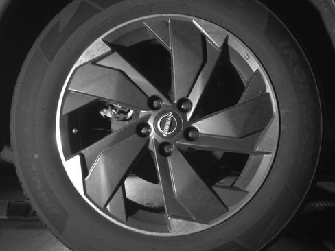 Used 2025 Nissan Rogue SV image 15