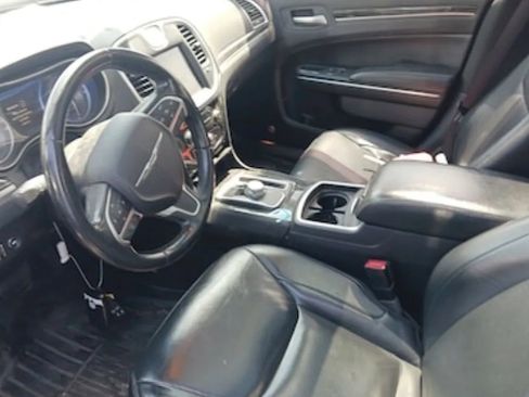 Used 2016 Chrysler 300 Limited w/ 300 Premium Group AWD/4WD image 5
