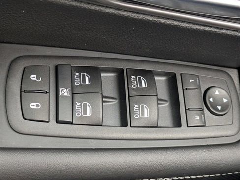 New 2026 Chrysler Pacifica Select image 23