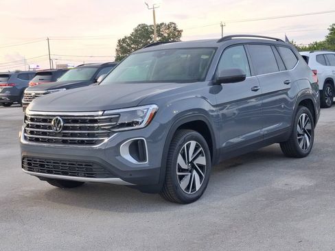 New 2026 Volkswagen Atlas SE FWD image 3