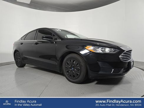 Used 2019 Ford Fusion S image 1