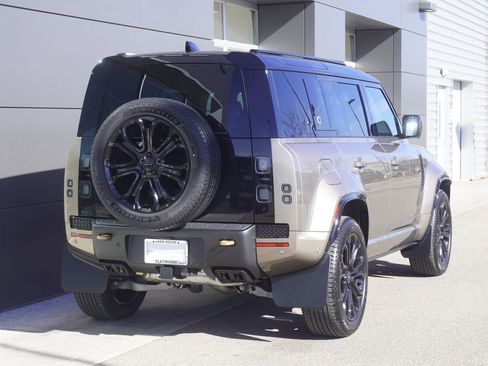 New 2026 Land Rover Defender 110 OCTA image 2