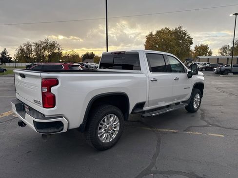 Used 2022 Chevrolet Silverado 2500 High Country w/ Technology Package image 6