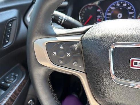 Used 2023 GMC Acadia Denali AWD/4WD image 32