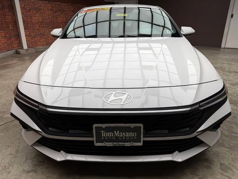 Used 2025 Hyundai Elantra SE image 8