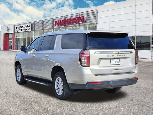 Used 2024 Chevrolet Suburban LT RWD image 6