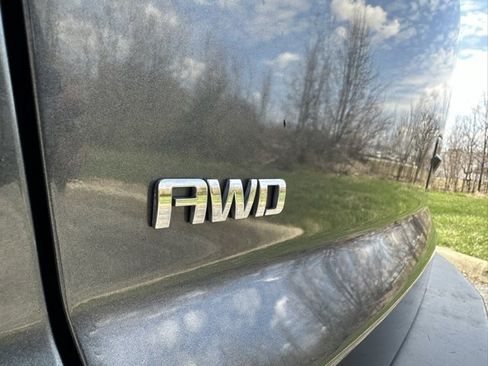 Used 2011 Chevrolet Traverse LT w/ Personal Connectivity Package image 5