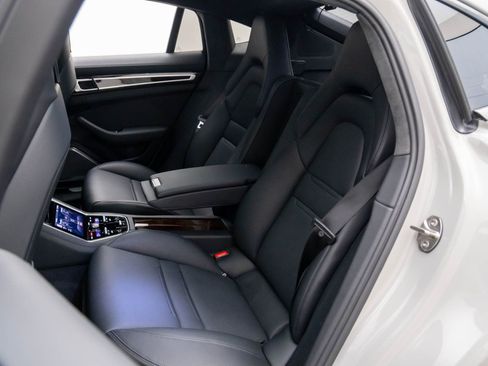 Used 2021 Porsche Panamera Turbo S w/ Premium Package image 19