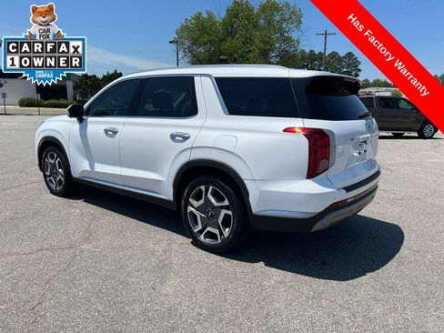 Used 2023 Hyundai Palisade SEL w/ Premium Package FWD image 3