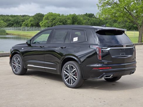 New 2025 Cadillac XT6 Sport w/ Technology Package image 3