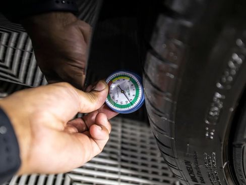 Used 2020 BMW M8 Convertible image 46