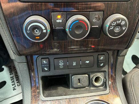 Used 2016 Chevrolet Traverse LT w/ Style and Technology Package FWD image 23