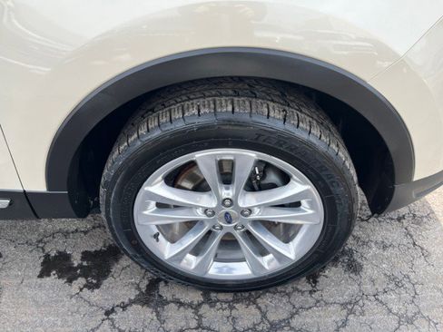 Used 2018 Ford Explorer XLT w/ Equipment Group 202A image 8