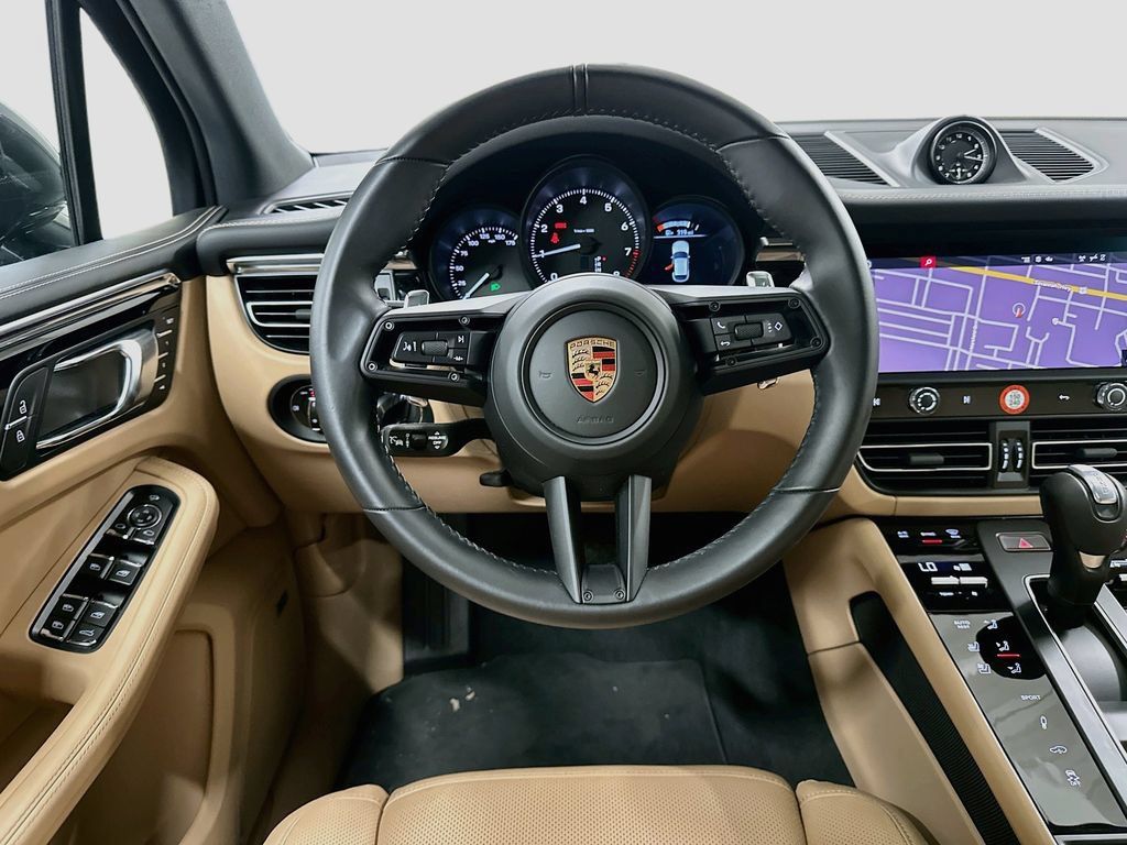 Certified 2025 Porsche Macan AWD/4WD image 23