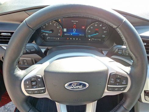 Certified 2021 Ford Explorer XLT w/ Equipment Group 202A image 21