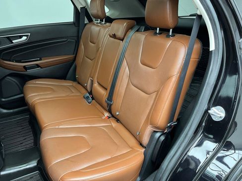 Used 2019 Ford Edge Titanium w/ Equipment Group 301A AWD/4WD image 14