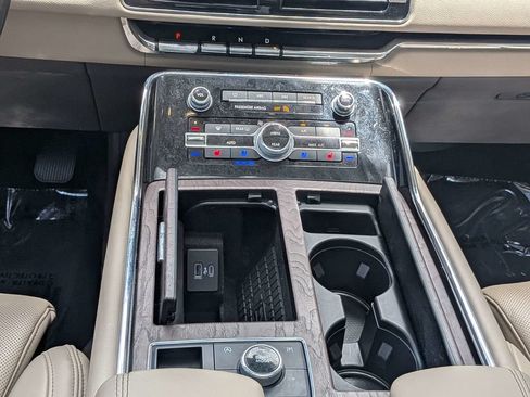 Certified 2024 Lincoln Navigator Reserve AWD/4WD image 22