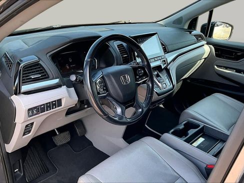Used 2018 Honda Odyssey Elite image 17