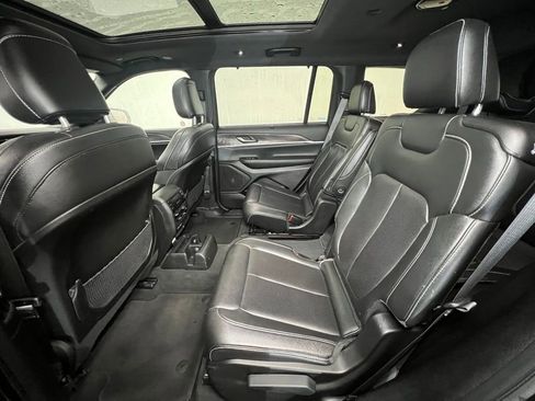 Used 2024 Jeep Grand Cherokee L Limited w/ Luxury Tech Group II image 5