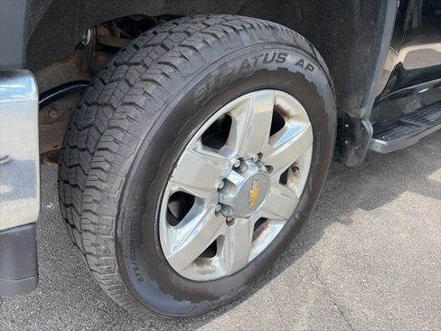 Used 2022 Chevrolet Silverado 2500 LTZ AWD/4WD image 6