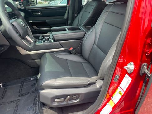 Used 2025 Toyota Tundra Limited AWD/4WD image 9