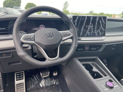 New 2026 Volkswagen Tiguan SE R-Line AWD/4WD image 9