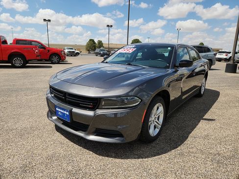 Used 2023 Dodge Charger SXT image 3