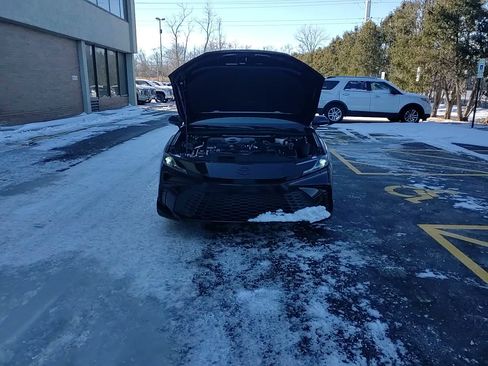 Used 2025 Toyota Camry SE w/ Convenience Package image 13