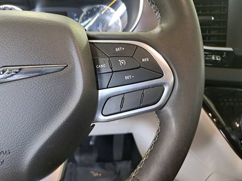Used 2023 Chrysler Voyager LX FWD image 20