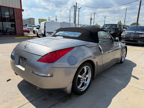 Used 2008 Nissan 350Z Touring image 4