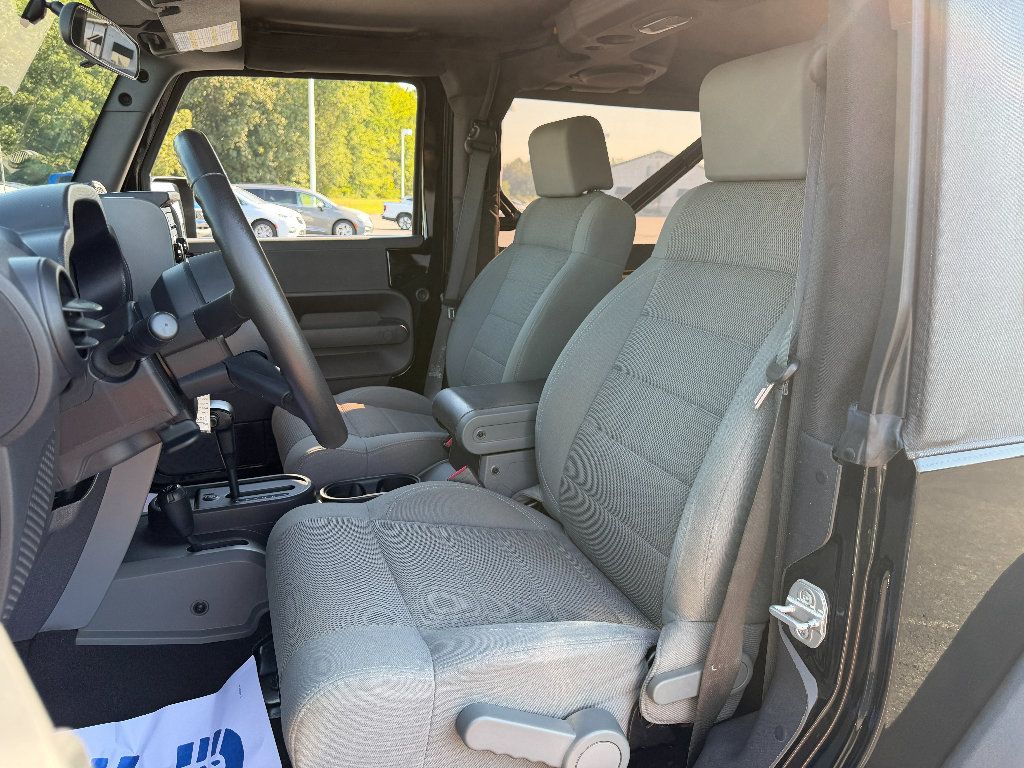 Used 2007 Jeep Wrangler Rubicon w/ PWR Convenience Group AWD/4WD image 14