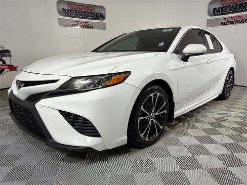 Used 2019 Toyota Camry SE image 8