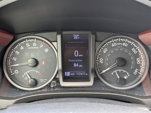 Used 2017 Toyota Tacoma TRD Sport image 28