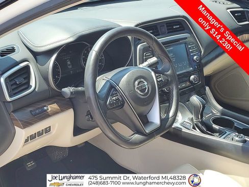 Used 2017 Nissan Maxima Platinum FWD image 12