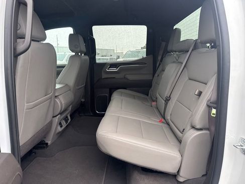 Used 2025 GMC Sierra 1500 SLT AWD/4WD image 14