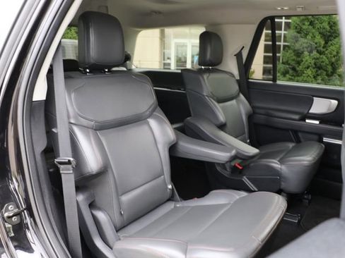 Used 2025 Ford Expedition Active AWD/4WD image 13