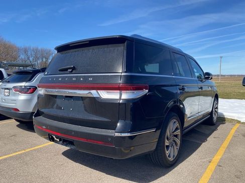 Used 2022 Lincoln Navigator Reserve image 11