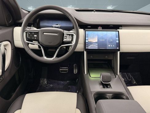 Used 2025 Land Rover Discovery Sport Dynamic SE image 21