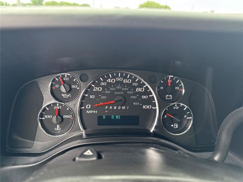 Used 2014 Chevrolet Express 3500 RWD image 17