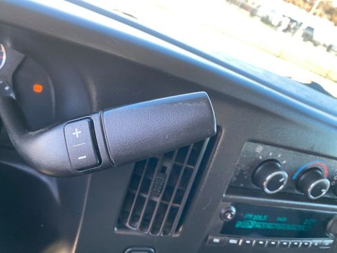 Used 2017 GMC Savana 2500 image 19