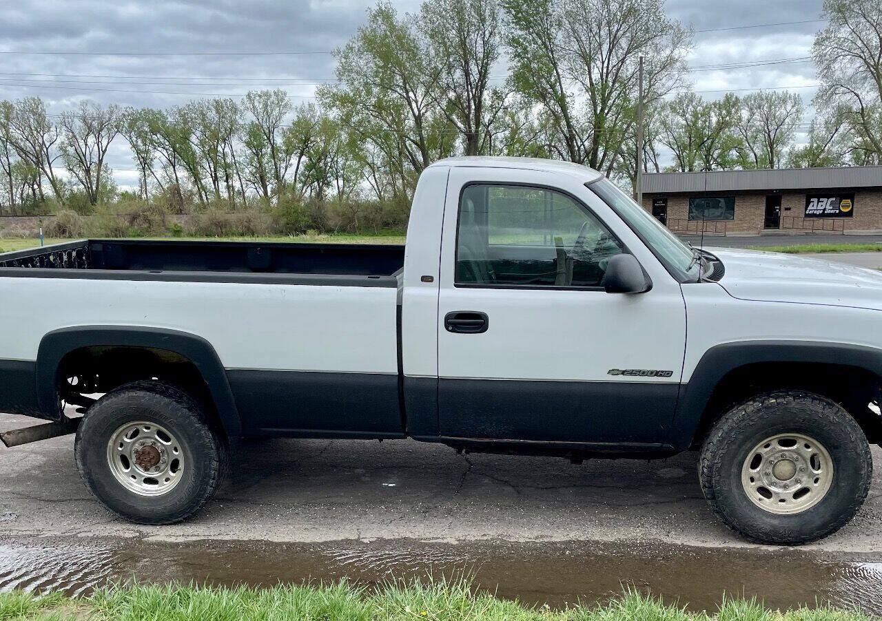 Used 2002 Chevrolet Silverado 2500 4x4 Regular Cab image 9