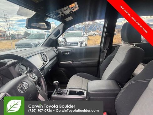 Used 2023 Toyota Tacoma TRD Off-Road w/ Advanced Technology Package image 10