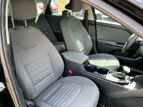 Used 2025 Kia K4 EX FWD image 35