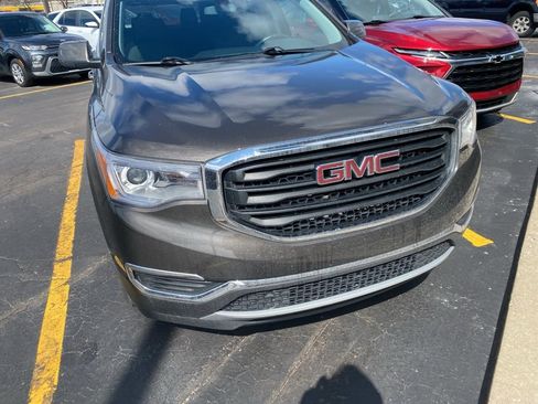 Used 2019 GMC Acadia SLE image 2
