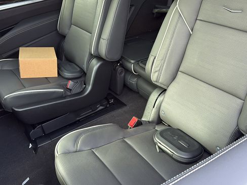 New 2026 Cadillac Escalade Luxury image 30