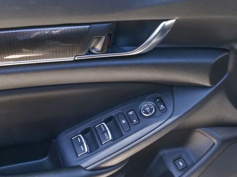 Used 2022 Honda Accord Sport image 19