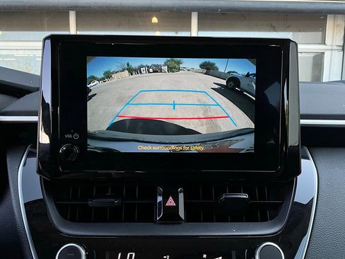 Used 2025 Toyota Corolla LE image 27