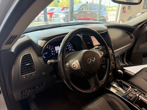 Used 2017 INFINITI QX70 2WD image 12