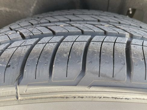 Certified 2025 Nissan Pathfinder SV w/ Black Appearance Package image 19